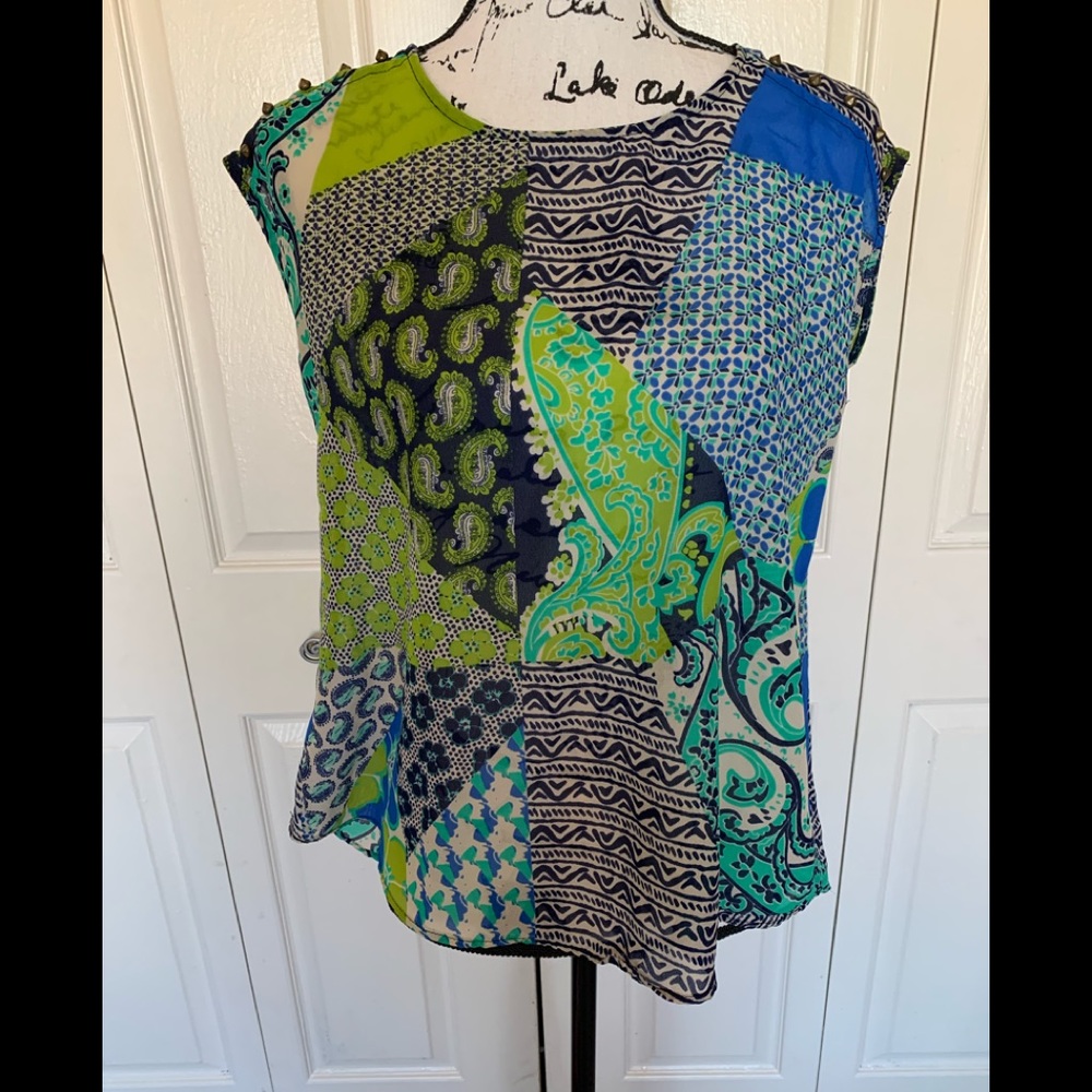 Romeo & Juliet Couture sleeveless top